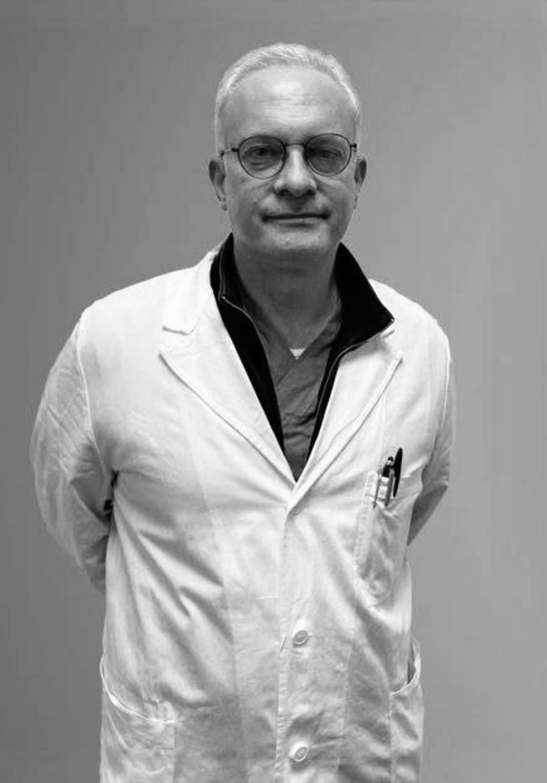 Specialista nel trattamento mininvasivo delle patologie proctologiche prolasso pelvico rettocele stipsi da ostruita defecazione emorroidi ragadi fistole anali condilomi cisti pilonidale